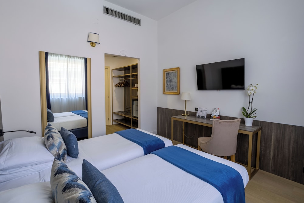 Grand Hotel Tiberio — Hotel rooms in Rome, Lazio
