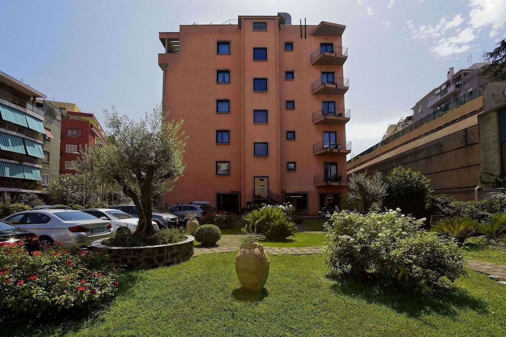 Grand Hotel Tiberio — Hotel building in Rome, Lazio