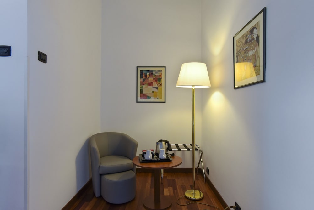 Grand Hotel Tiberio — Hotel rooms in Rome, Lazio