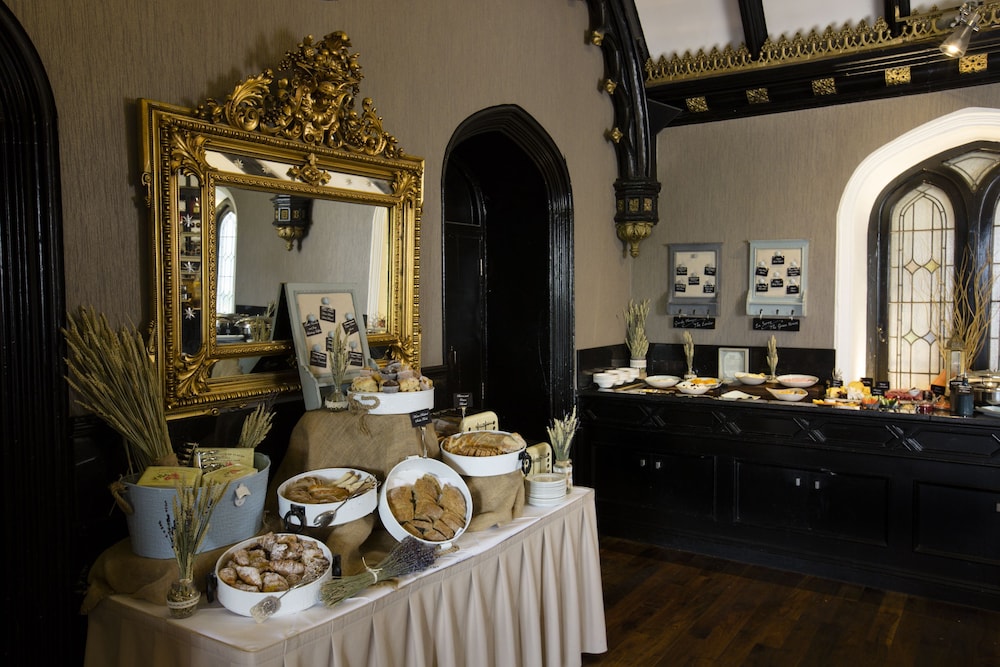 Clontarf Castle Hotel — Restaurant & bars in Dublin, Dublin City