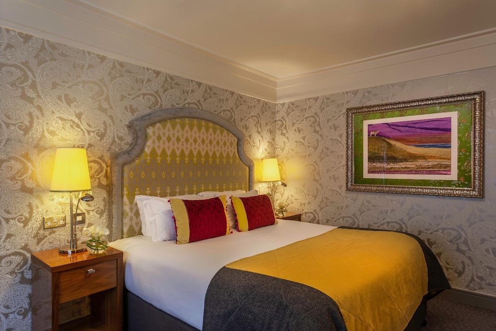 Clontarf Castle Hotel — Hotel rooms in Dublin, Dublin City