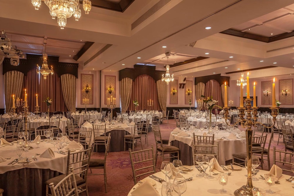 Clontarf Castle Hotel — Hotel building in Dublin, Dublin City