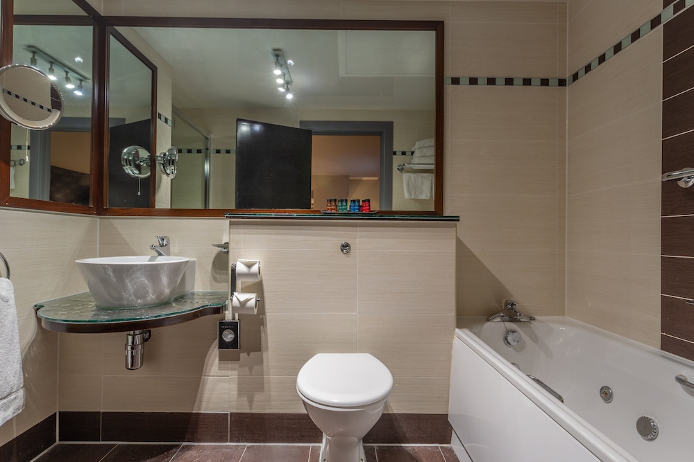 Crowne Plaza Dublin Airport by IHG — Hotel rooms in Dublin, Dublin City
