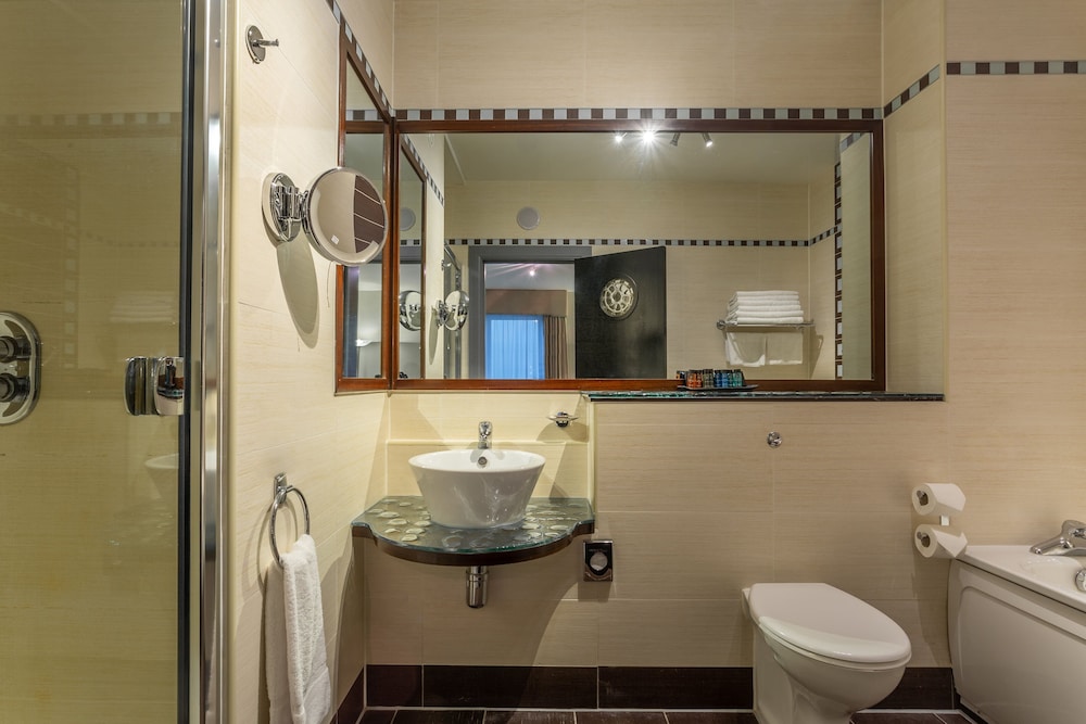 Crowne Plaza Dublin Airport by IHG — Hotel rooms in Dublin, Dublin City