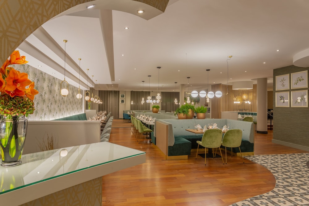 Crowne Plaza Dublin Airport by IHG — Restaurant & bars in Dublin, Dublin City