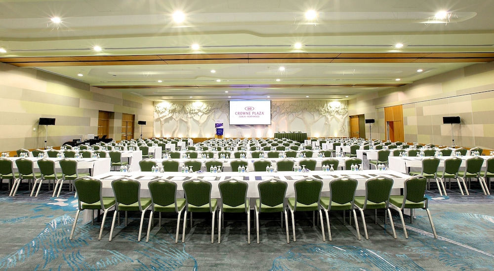 Crowne Plaza Dublin Airport by IHG — Hotel building in Dublin, Dublin City