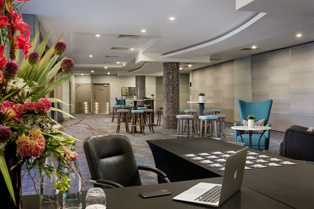 Crowne Plaza Hotel Blanchardstown by IHG — Restaurant & bars in Dublin, Dublin City