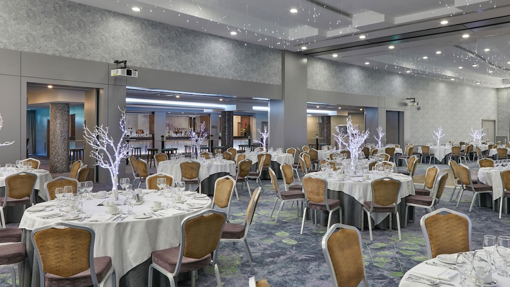 Crowne Plaza Hotel Blanchardstown by IHG — Restaurant & bars in Dublin, Dublin City