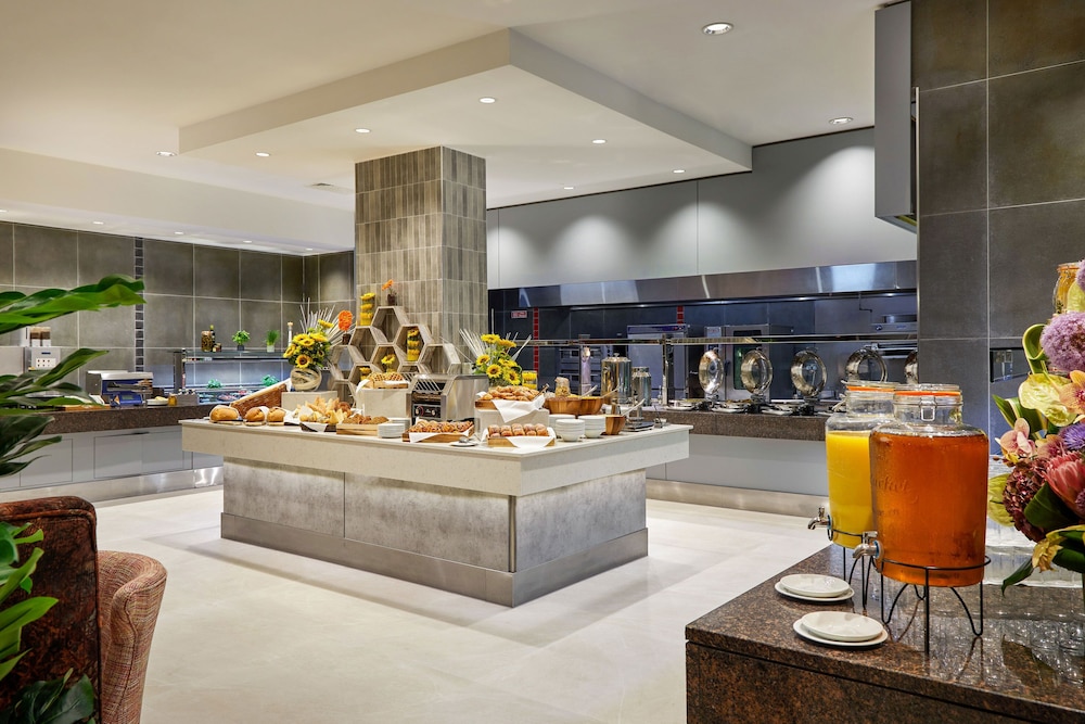 Crowne Plaza Hotel Blanchardstown by IHG — Restaurant & bars in Dublin, Dublin City