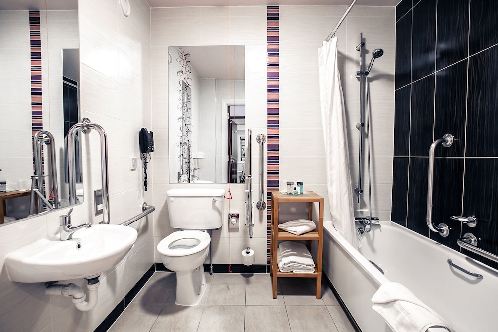 Crowne Plaza Hotel Blanchardstown by IHG — Hotel rooms in Dublin, Dublin City