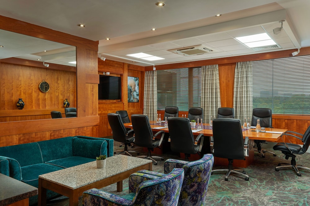 Crowne Plaza Hotel Blanchardstown by IHG — Hotel rooms in Dublin, Dublin City