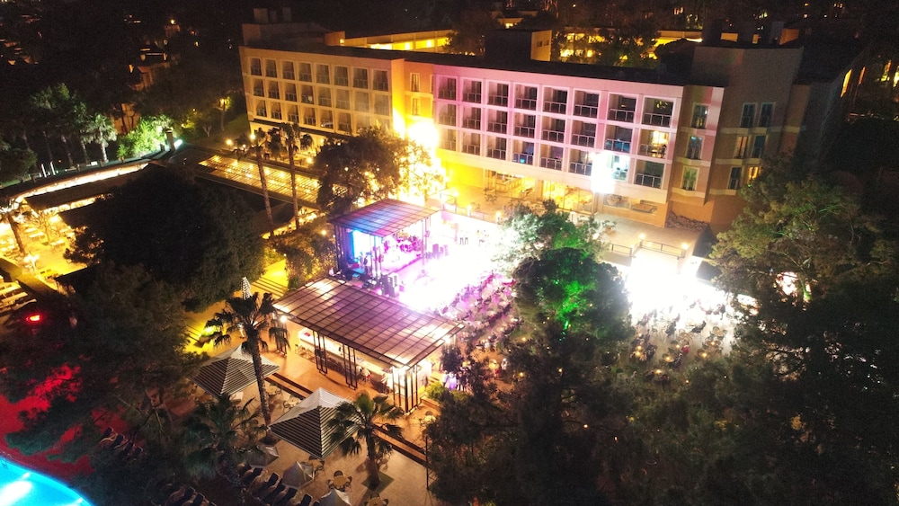 Turquoise Hotel - All Inclusive — Restaurant & bars in Side