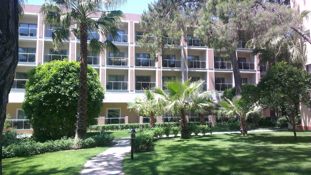 Turquoise Hotel - All Inclusive — Hotel building in Side