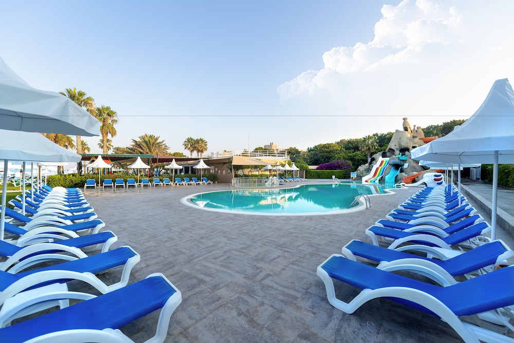 Turquoise Hotel - All Inclusive — Swimming pool in Side