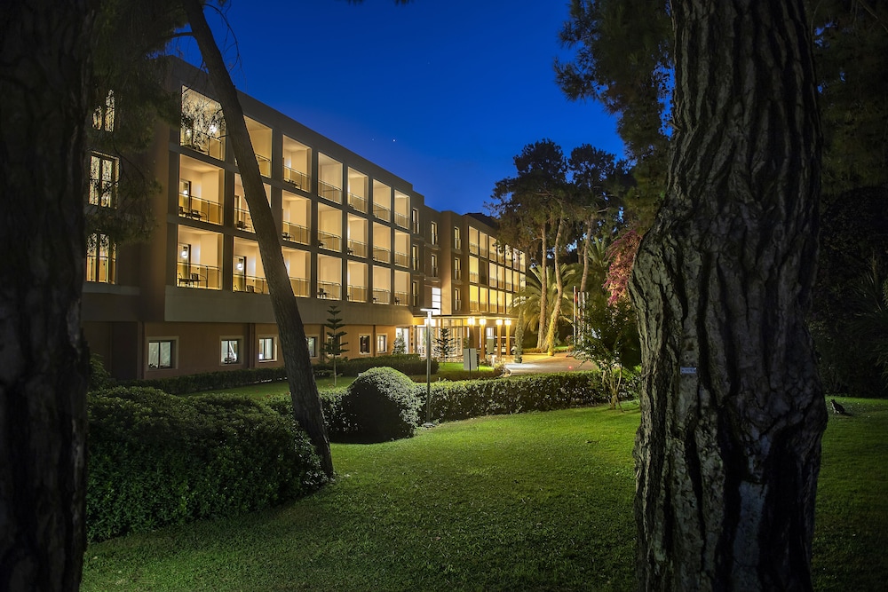 Turquoise Hotel - All Inclusive — Hotel building in Side
