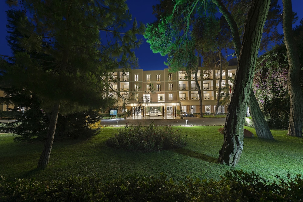 Turquoise Hotel - All Inclusive — Hotel building in Side