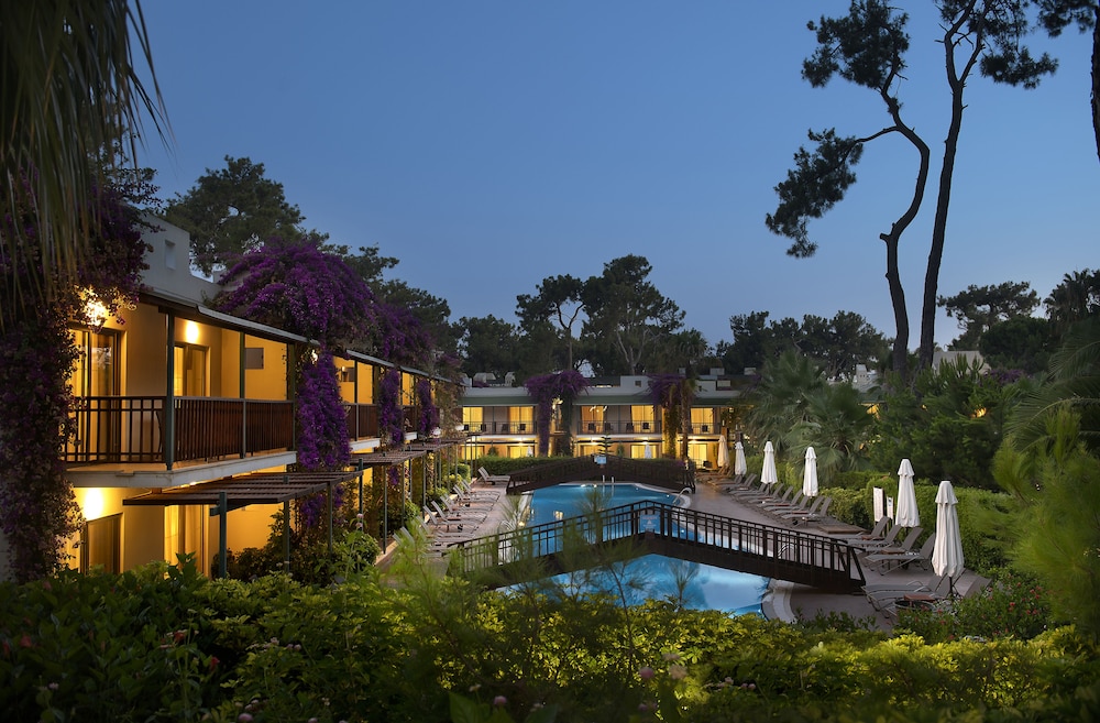 Turquoise Hotel - All Inclusive — Hotel building in Side