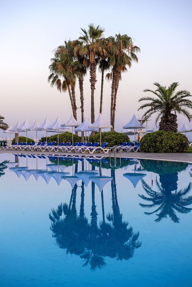 Turquoise Hotel - All Inclusive — Swimming pool in Side