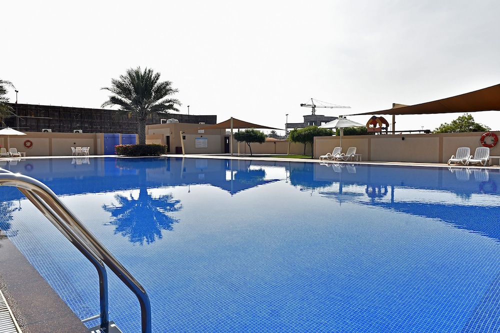 Jannah Hotel Apartments & Villas — Swimming pool in Ras al Khaimah