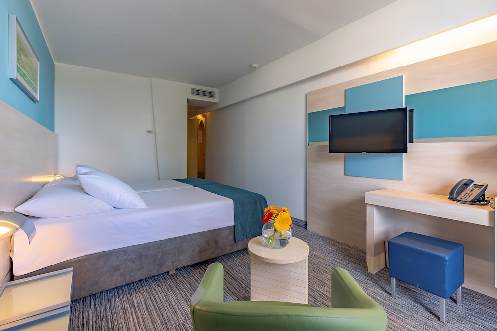 Valamar Diamant Hotel — Hotel rooms in Poreč, Istria