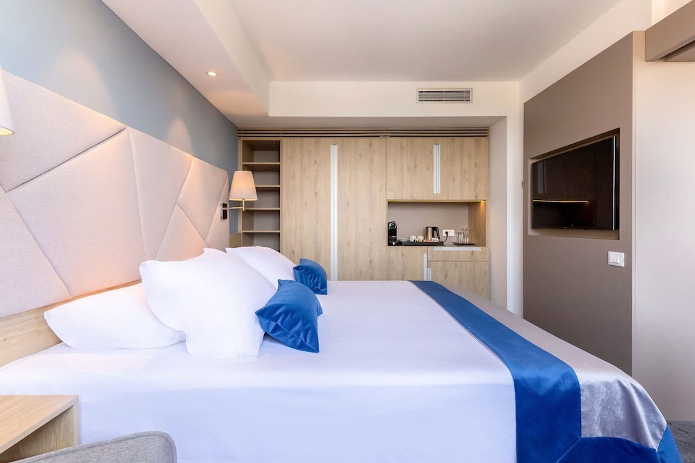 Valamar Diamant Hotel — Hotel rooms in Poreč, Istria