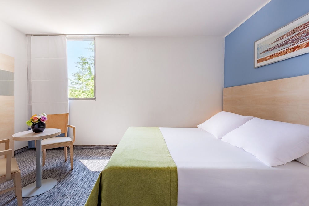 Valamar Diamant Hotel — Hotel rooms in Poreč, Istria