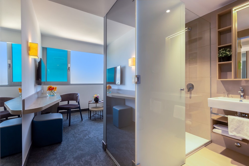 Valamar Diamant Hotel — Hotel rooms in Poreč, Istria