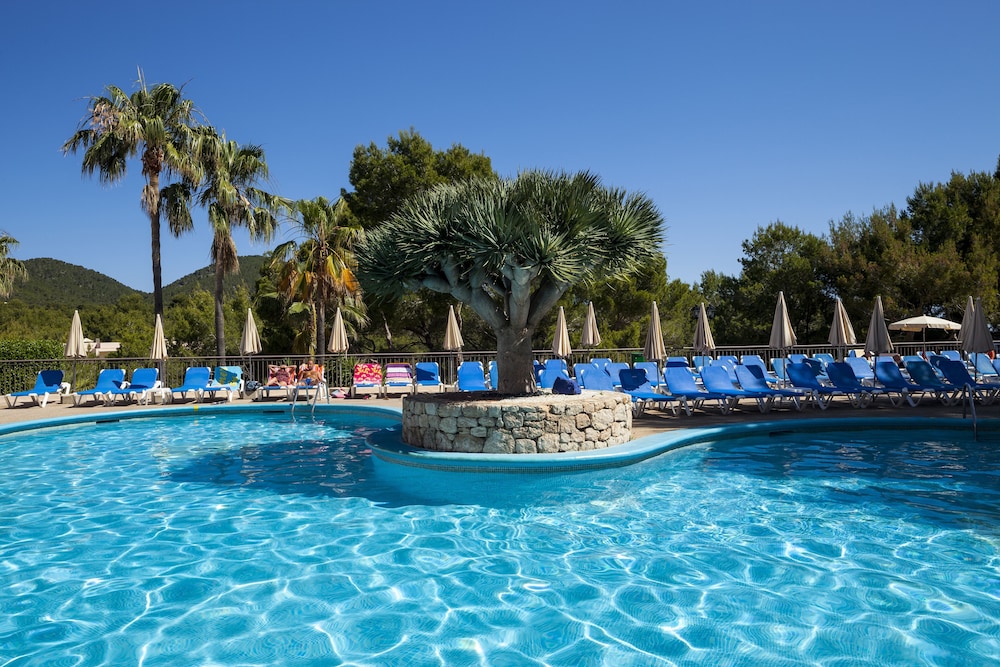 Invisa Hotel Club Cala Blanca — Swimming pool in Santa Eulalia, Balearic Islands