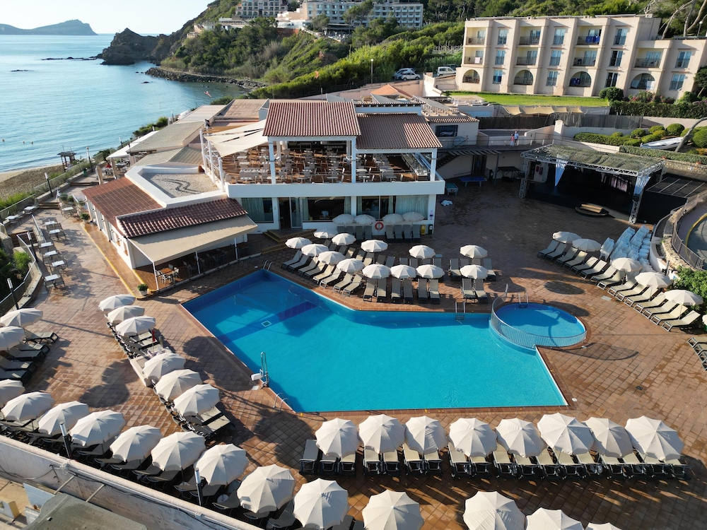 Invisa Hotel Club Cala Blanca - zdjęcie 2
