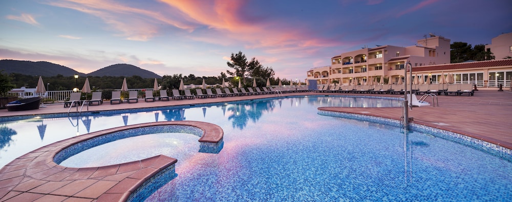 Invisa Hotel Club Cala Blanca — Swimming pool in Santa Eulalia, Balearic Islands