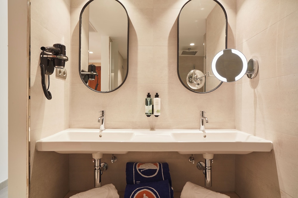 Invisa Hotel Club Cala Blanca — Hotel rooms in Santa Eulalia, Balearic Islands