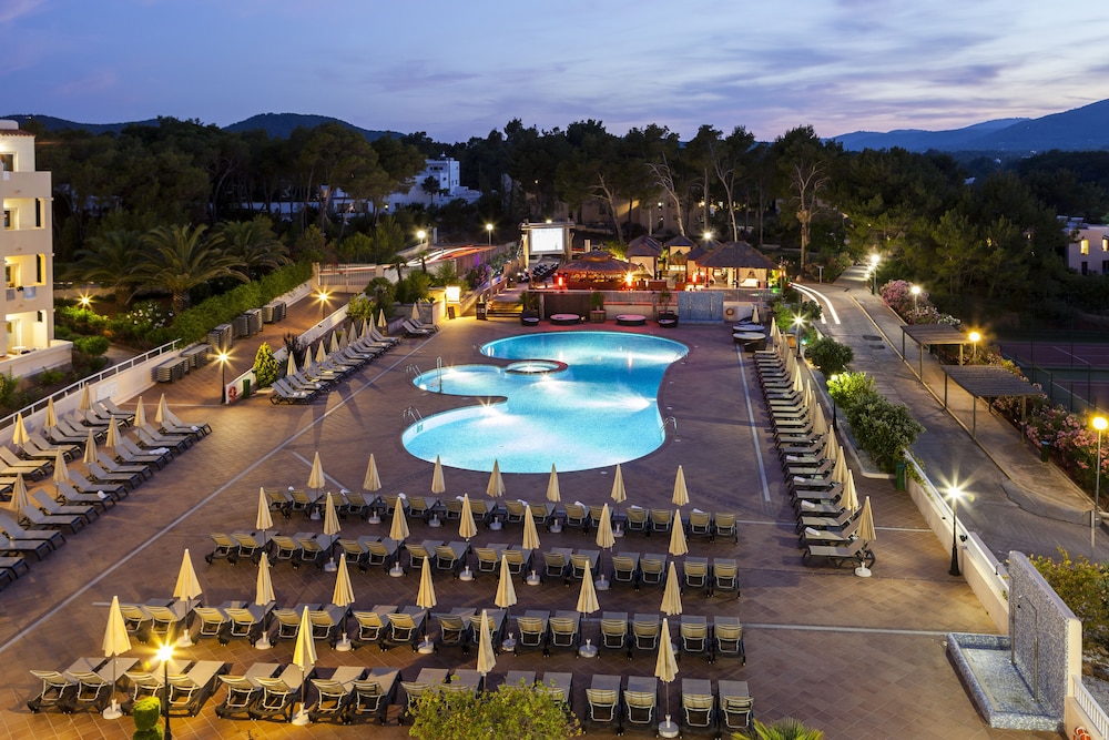 Invisa Hotel Club Cala Blanca — Swimming pool in Santa Eulalia, Balearic Islands