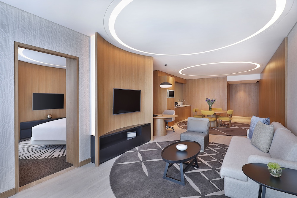 DoubleTree by Hilton Dubai - Business Bay — Hotel rooms in Dubai