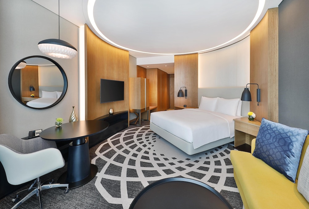 DoubleTree by Hilton Dubai - Business Bay — Hotel rooms in Dubai