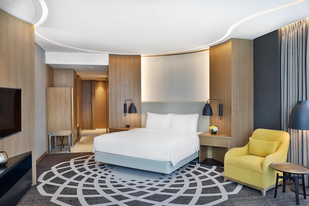 DoubleTree by Hilton Dubai - Business Bay — Hotel rooms in Dubai
