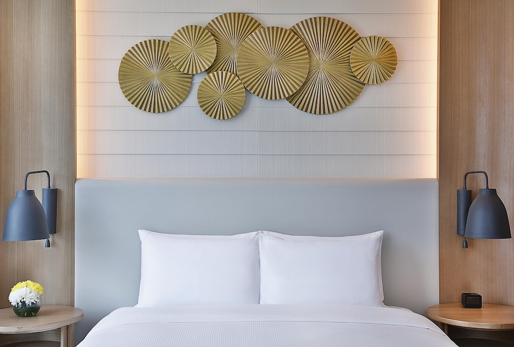 DoubleTree by Hilton Dubai - Business Bay — Hotel rooms in Dubai