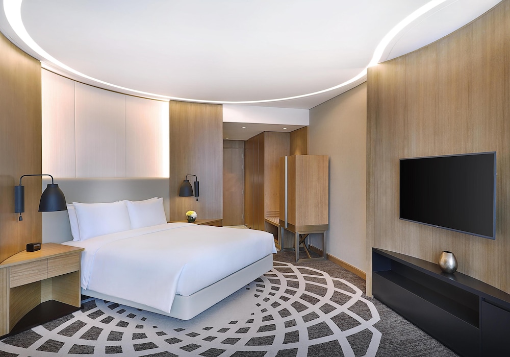 DoubleTree by Hilton Dubai - Business Bay — Hotel rooms in Dubai