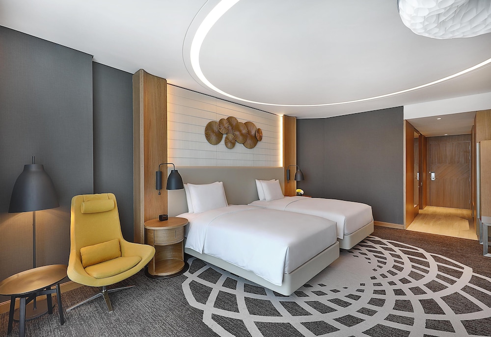 DoubleTree by Hilton Dubai - Business Bay — Hotel rooms in Dubai