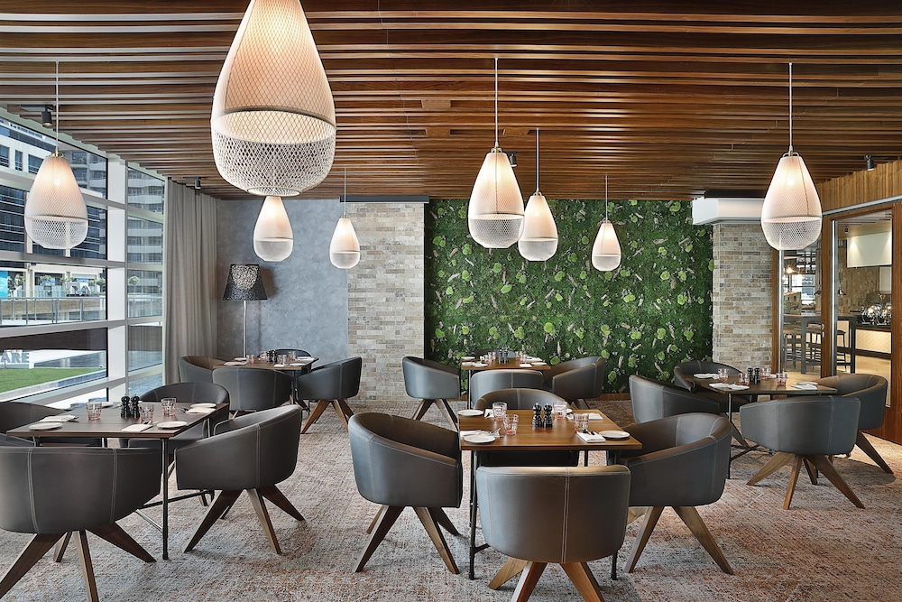 DoubleTree by Hilton Dubai - Business Bay — Restaurant & bars in Dubai