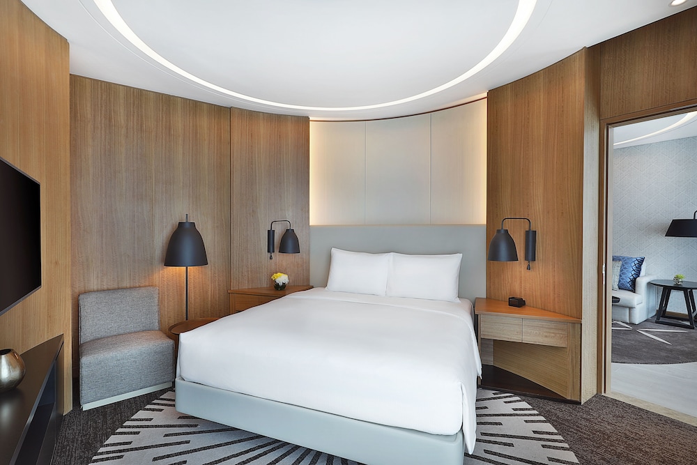 DoubleTree by Hilton Dubai - Business Bay — Hotel rooms in Dubai