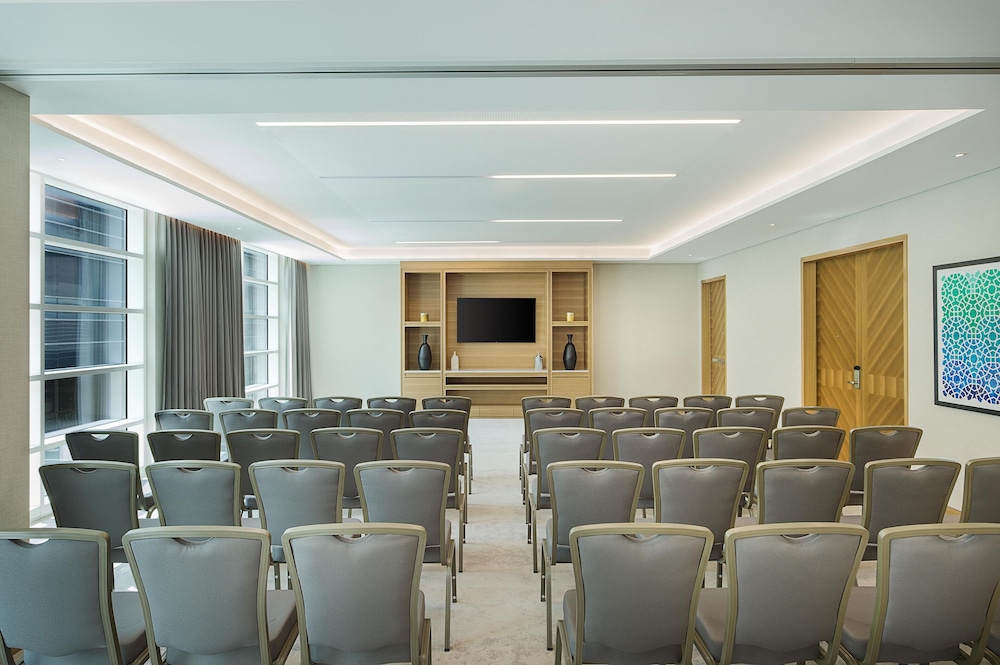 DoubleTree by Hilton Dubai - Business Bay — Hotel building in Dubai