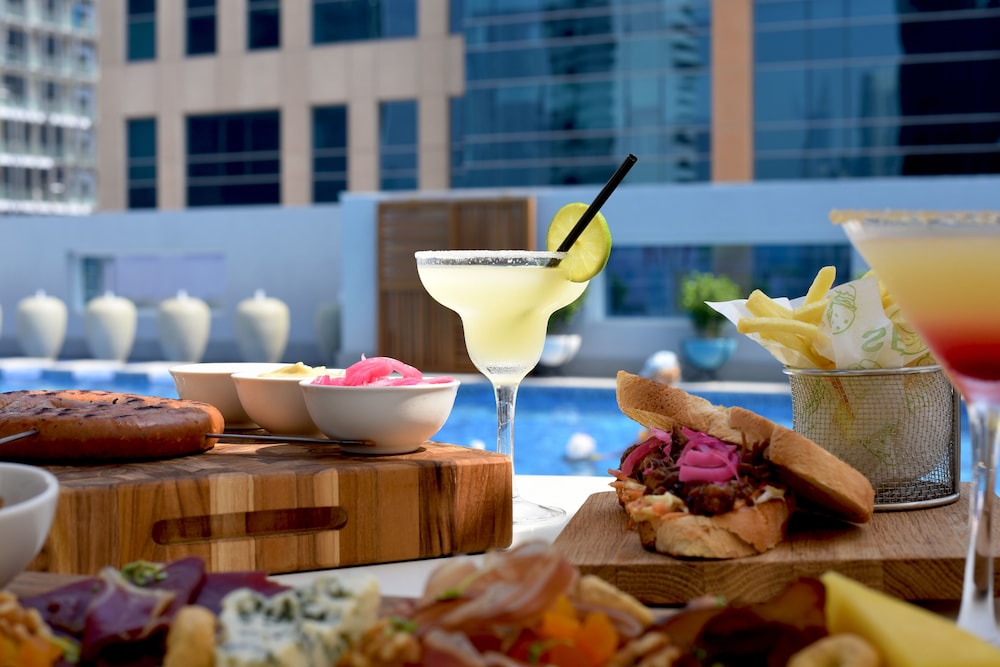 DoubleTree by Hilton Dubai - Business Bay — Restaurant & bars in Dubai