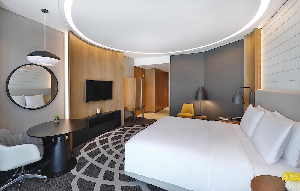 DoubleTree by Hilton Dubai - Business Bay — Hotel rooms in Dubai