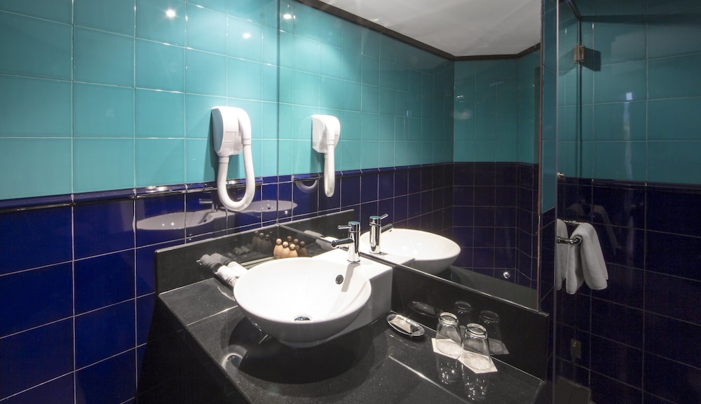 Royal Palms Beach Hotel — Hotel rooms in Wadduwa