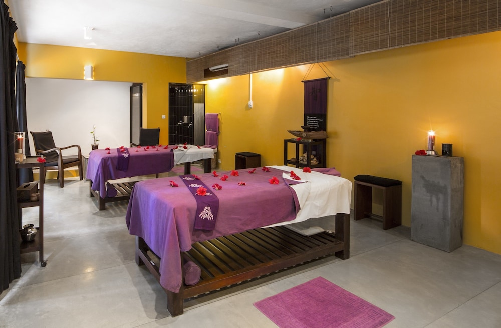 Royal Palms Beach Hotel — Spa in Wadduwa