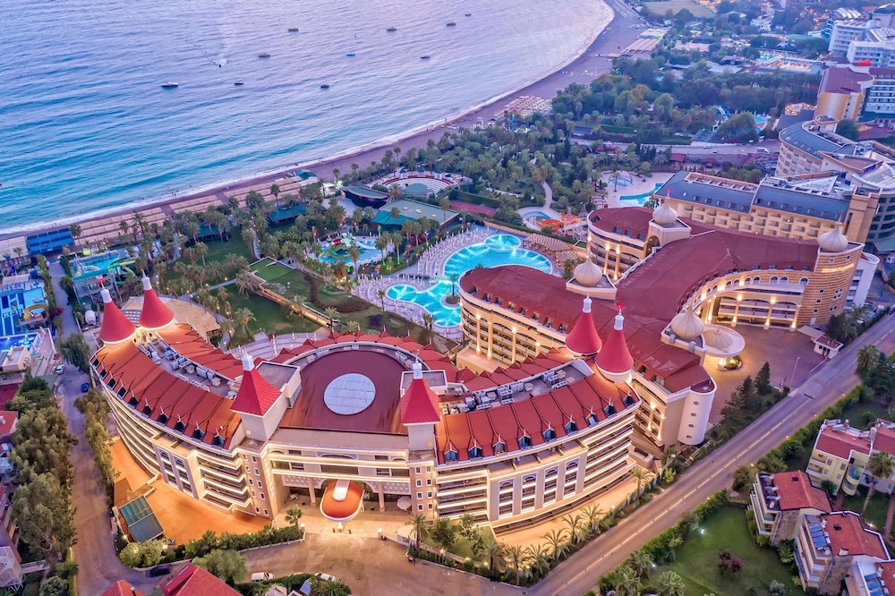 Arycanda Kirman Premium - Ultra All Inclusive — Hotel building in Okurcalar