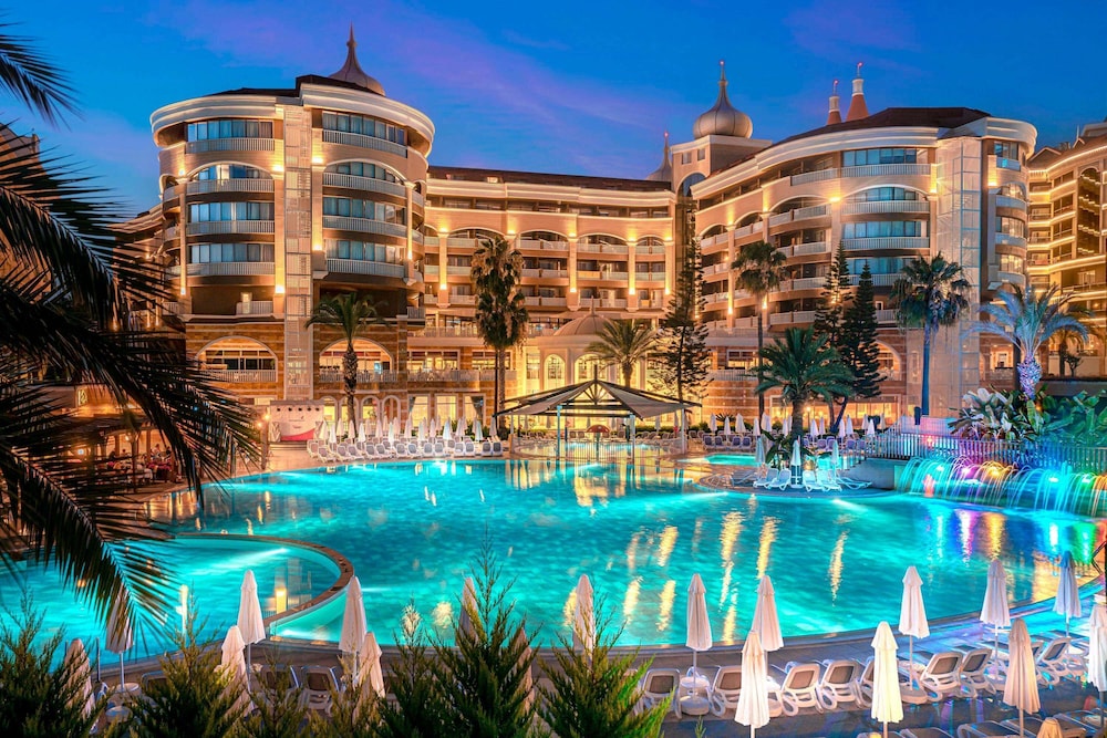 Arycanda Kirman Premium - Ultra All Inclusive — Swimming pool in Okurcalar