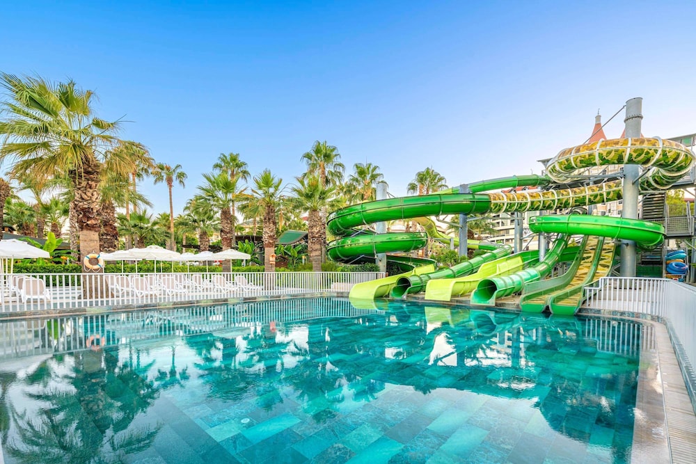 Arycanda Kirman Premium - Ultra All Inclusive — Swimming pool in Okurcalar
