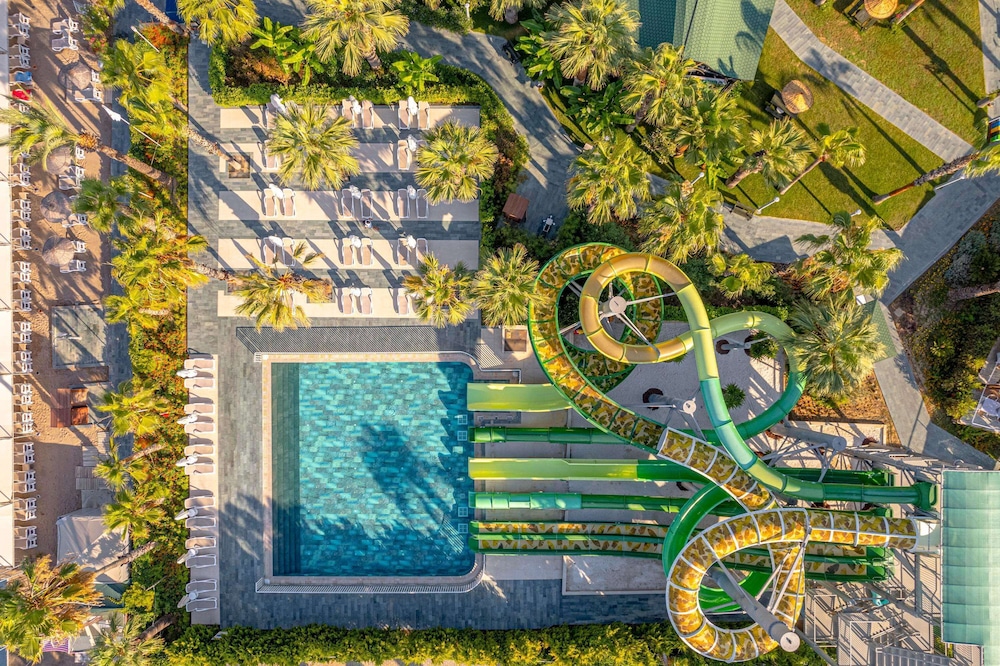 Arycanda Kirman Premium - Ultra All Inclusive — Swimming pool in Okurcalar