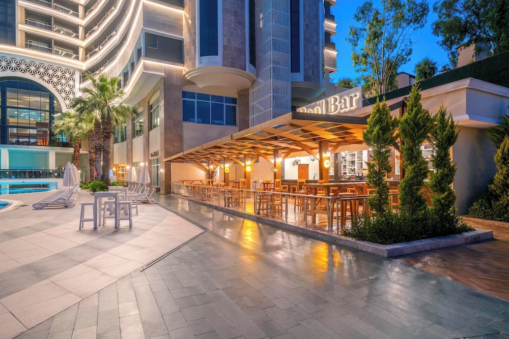 Leodikya Kirman Premium - Ultra All Inclusive — Restaurant & bars in Okurcalar